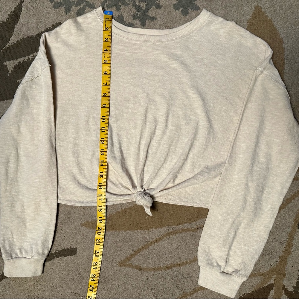 Free People Beach Culver City Knotted Cropped Sweater Shirt Cream size xs.tp - Picture 4 of 5